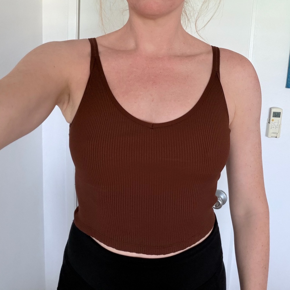 Vuori Ribbed Crop Tank - Brown - Picture 3 of 5